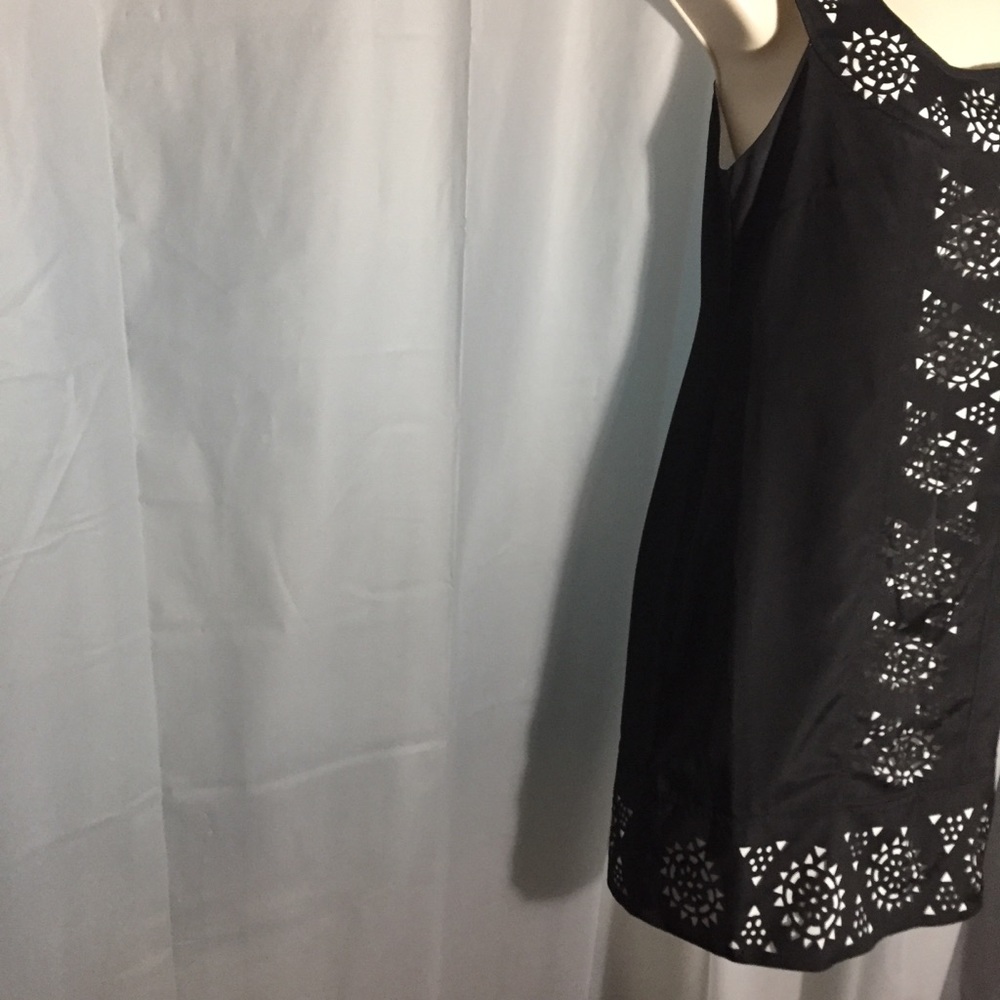 Romeo &Juliet Couture Dress - Picture 5 of 7